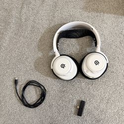 Wireless SteelSeries Arctis Nova 7P PC and PS5 Gaming Headset