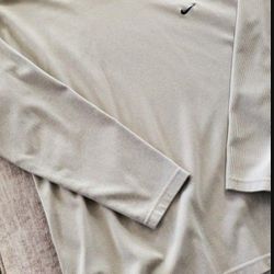 Nike Long Sleeved  Large/Extra Large Sweatshirt.  LIKE NEW 