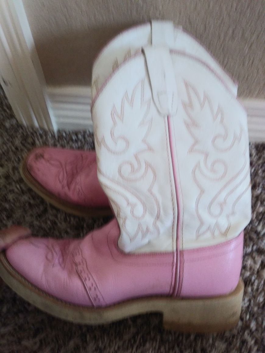 Cute pink leather boots size 4 kids
