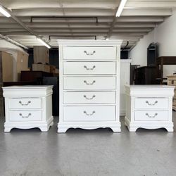 White 5 Drawer Dresser & 2 Matching Nightstands