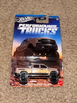 Hot Wheel 2019 Chevrolet Silverado Trail Boss LT