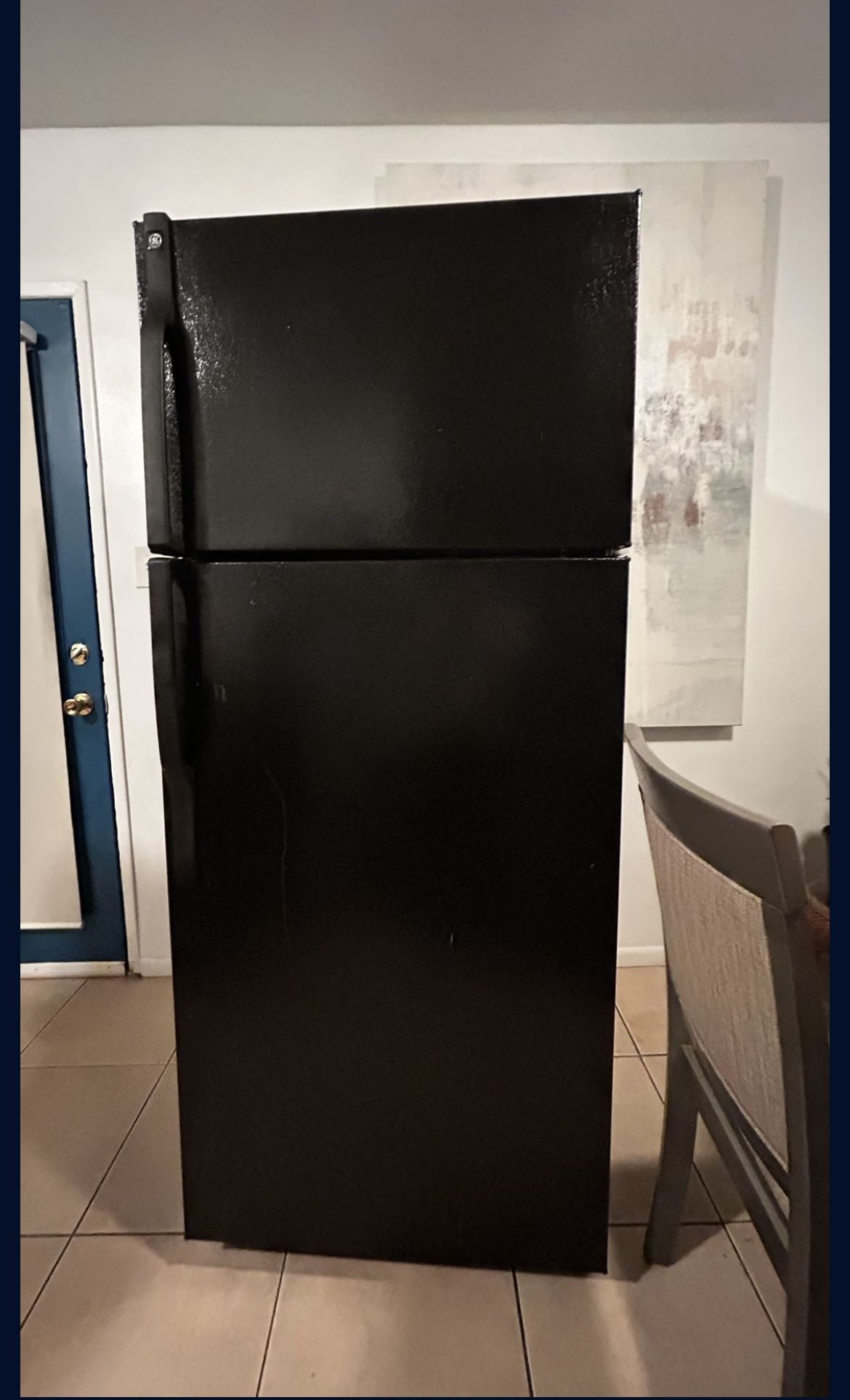 GE Fridge Must Go! Works Great – Clean & Cold – Priced to Sell Fast!