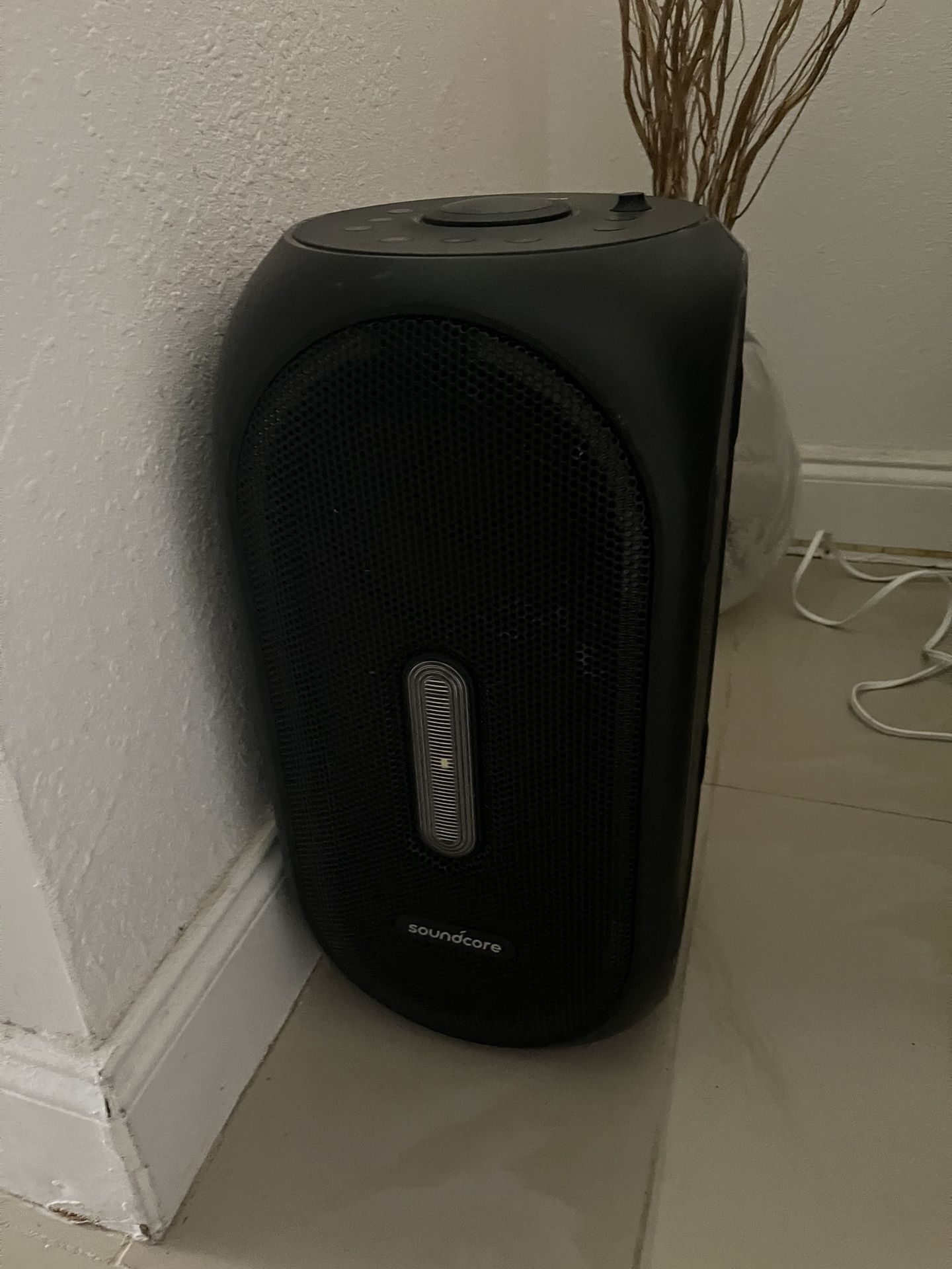 bluetooth speaker super loud in excellent condition $180 