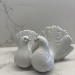 Lladro Porcelain Doves Figurine 