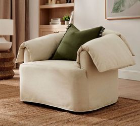 Brand new gorgeous six Penny accent chair dupe