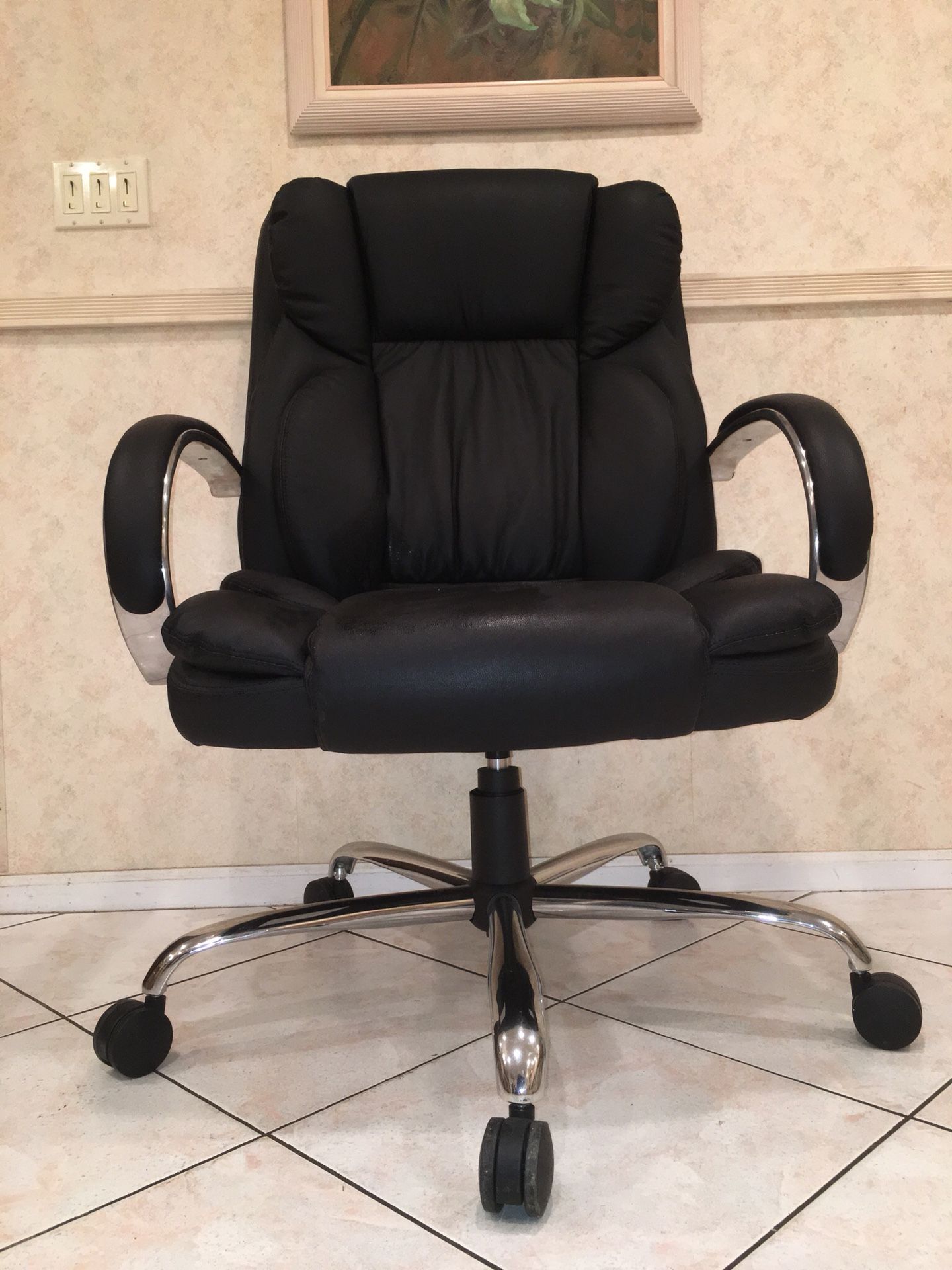 DXL Store Brand Big and Tall Executive Leather Office Chair