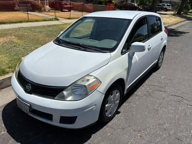 2009 Nissan Versa Hatchback