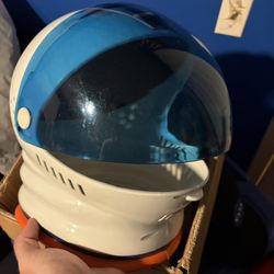 Astronaut Costume With Helmet