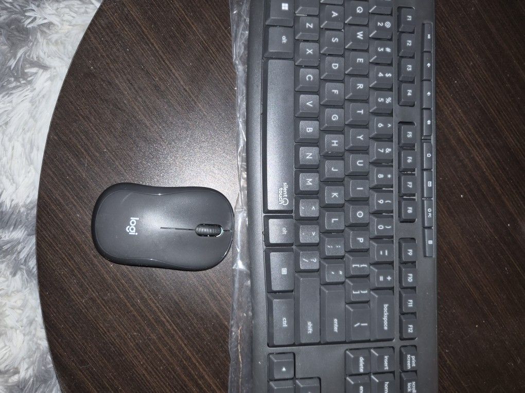 Logitech Wireless Keyboard With Mouse Set