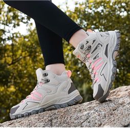 New 8.5 women lightweight nonslip shoes