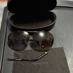 Michael Kors Sunglasses With Case 