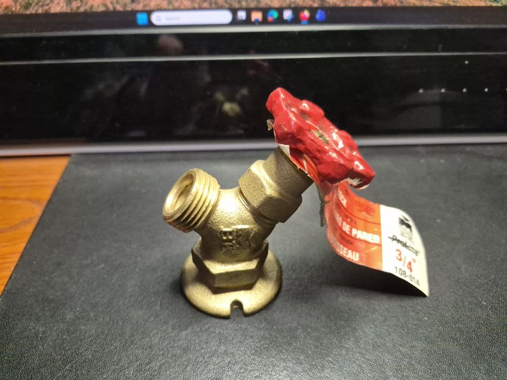 B&K Mueller - 108-014; Heavy Duty 3/4" Female Brass Sillcock.