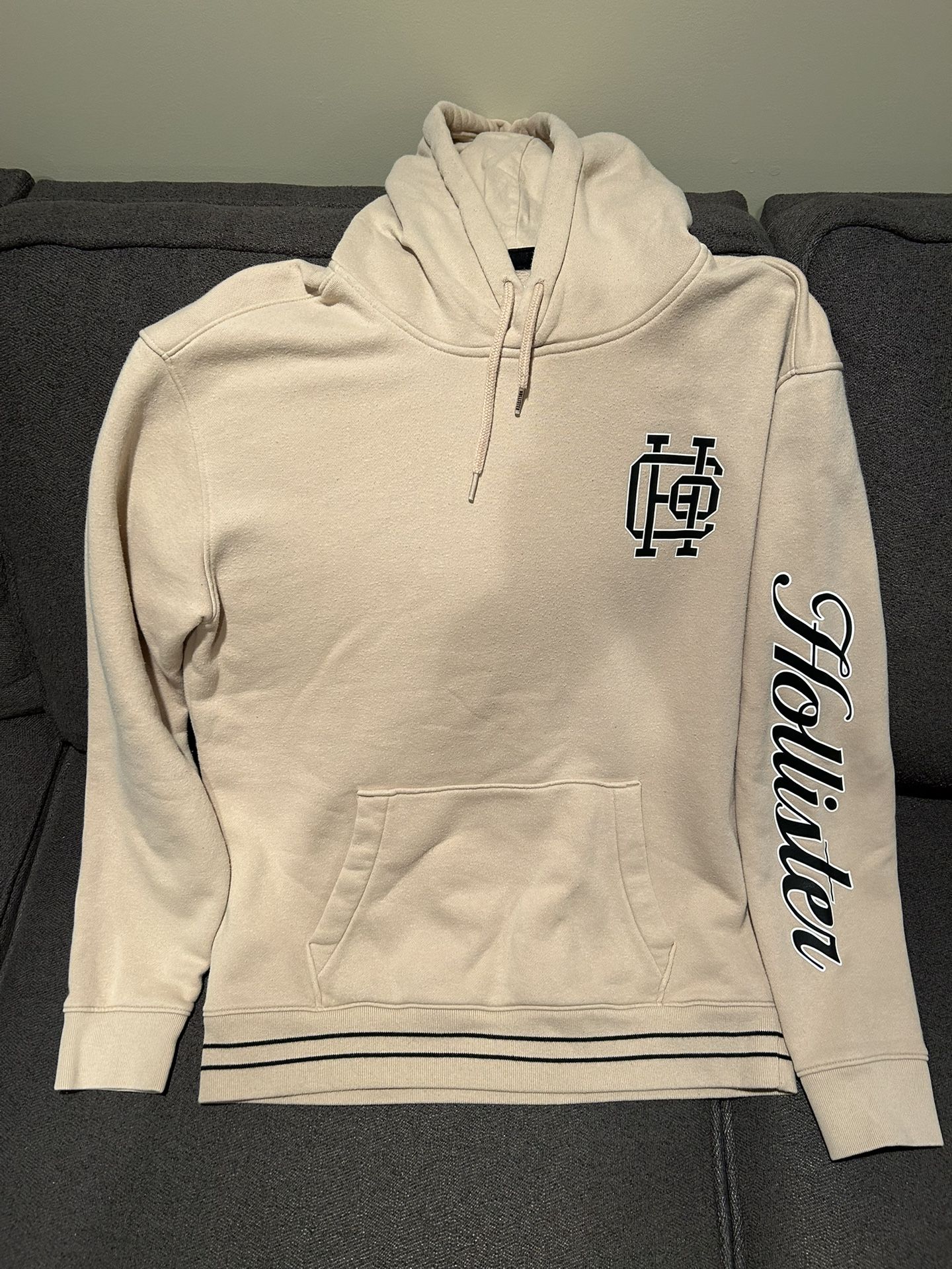 Men’s size medium Hollister sweatshirt