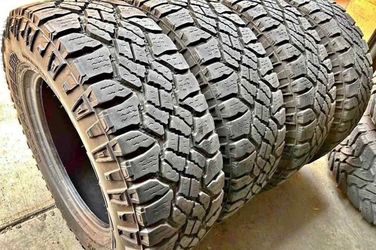275/65/18 Goodyear Vendo un set de llantas  con 80% Vida en excelente condiciones de Vida las 4 🫡🤑
 Selling a set of 4 tires with 80% tread life rem
