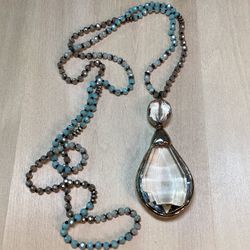 Stunning Vintage Glass Pendant Necklace