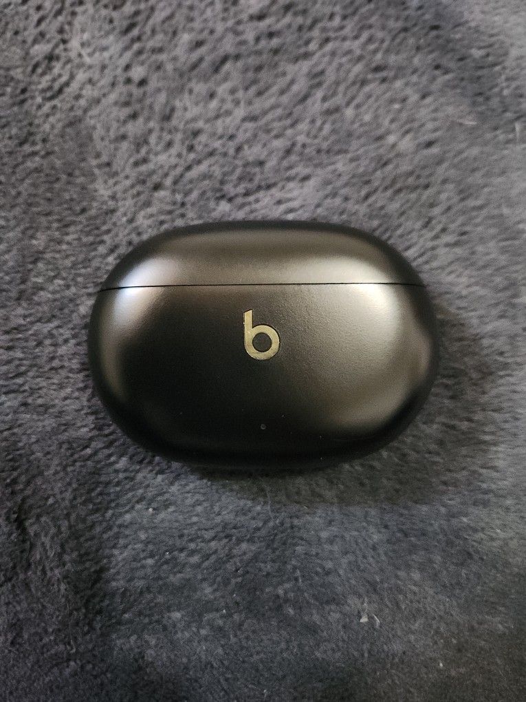 Beats Studio Buds +