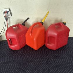 3 x 5 gallon gas tanjs