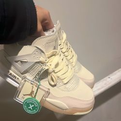 Off-White™ x Air Jordan 4 