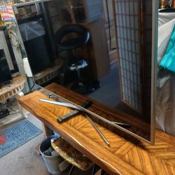 SAMSUNG FLAT-SCREEN 55" TV MUST GO!