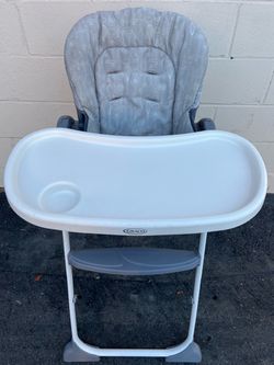 Graco Slim Snacker Highchair