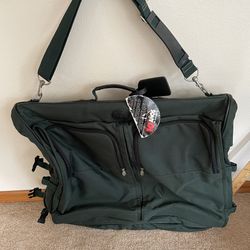 NWT Ricardo Beverly Hills Garment Travel Bag Green New