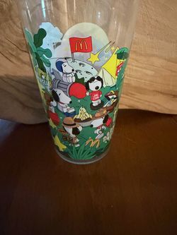 McDonald's Snoopy Peanuts Collectible Glass