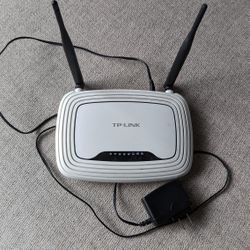 TP-Link N300 Wireless Extender, Wi-Fi Router (TL-WR841N)