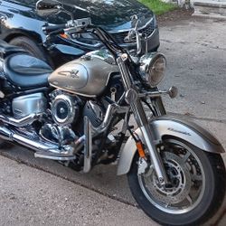 06 Yamaha Vstar 1100cc