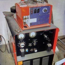welder.  hobart industrial. 100 percent duty cycle !