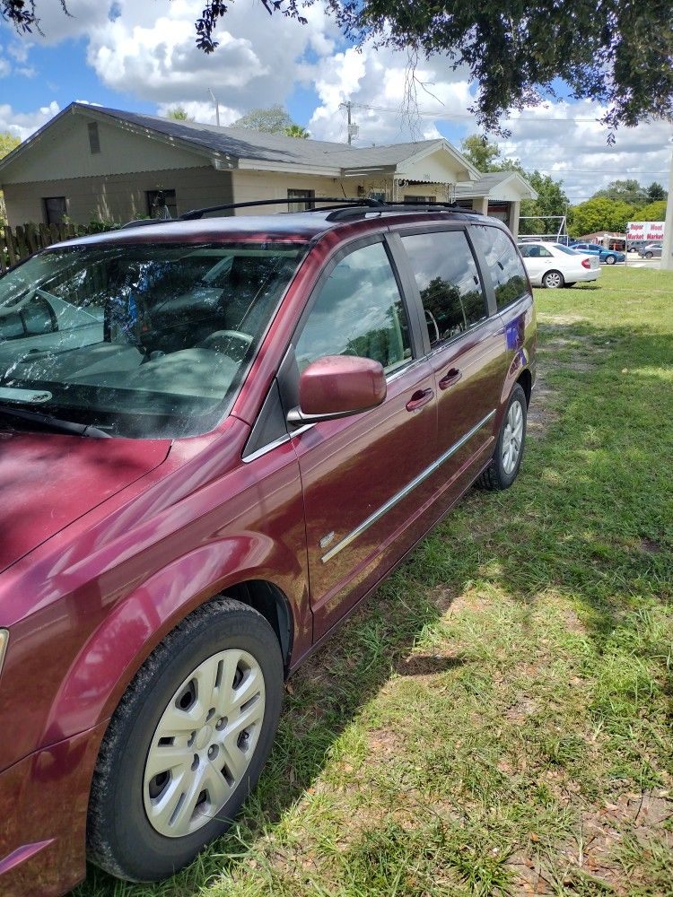 2009 CHRYSLER TOWN & COUNTRY ( 25 YEAR ANNIVERSARY LIMITED EDITION )