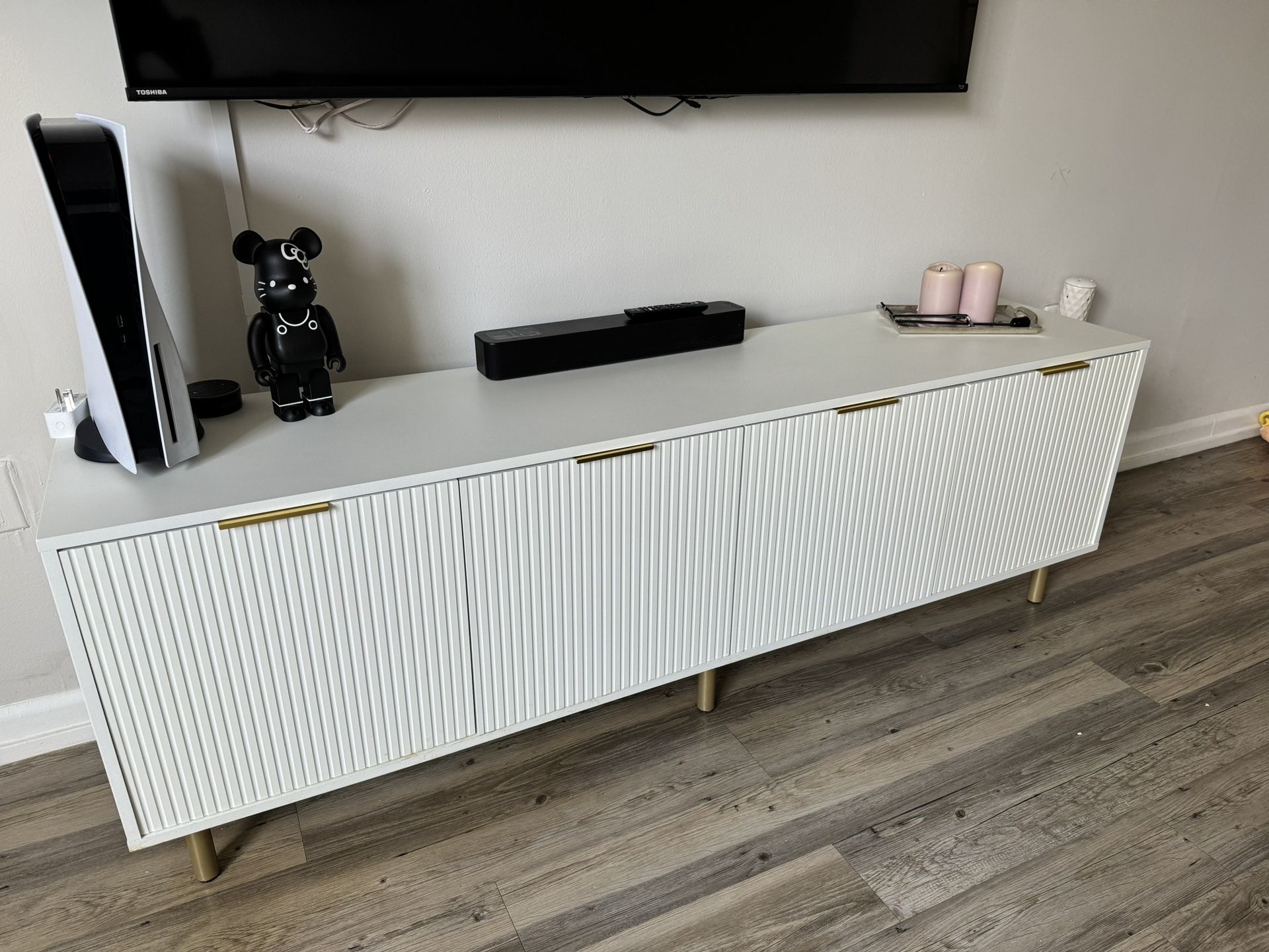 Tv stand