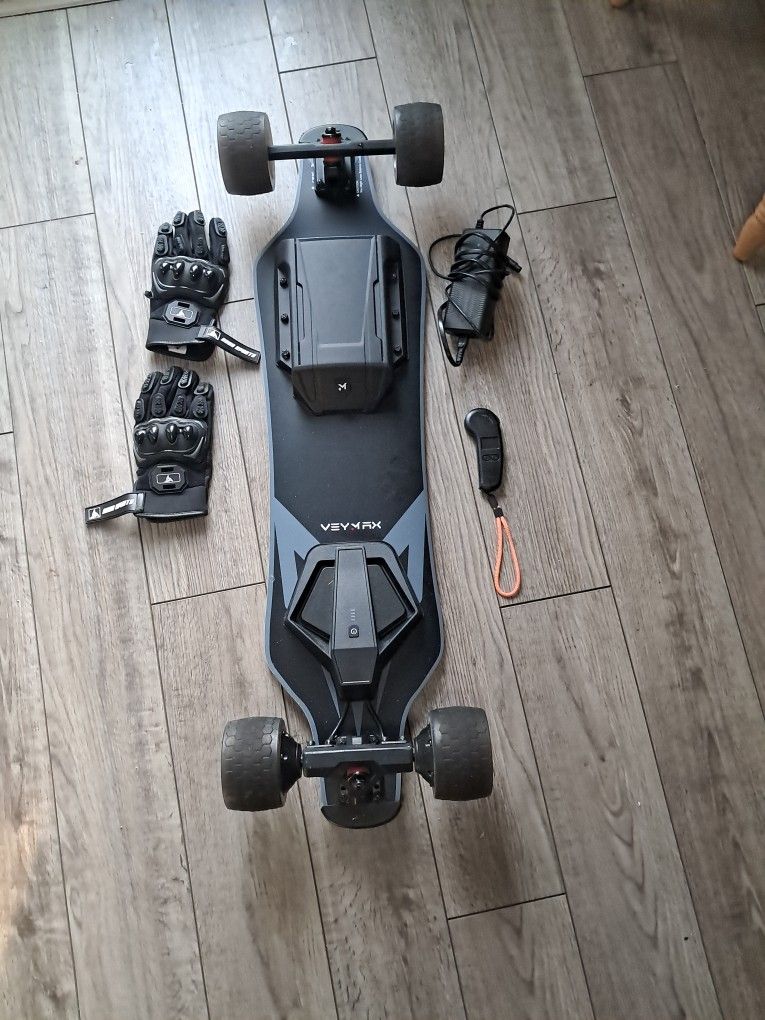 Electric Longboard (Veymax Roadster X4S) . Up to 30MPH . 18-20MILES RANGE