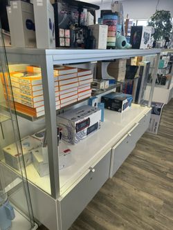 Show Cases In Brand New Conditions 