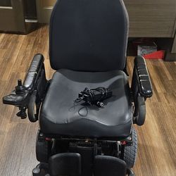 Quantum Q6 Edge Power Chair
