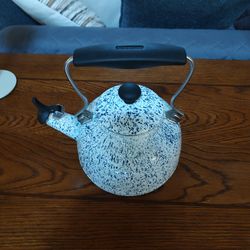 1.7 qt enamel whistling teapot