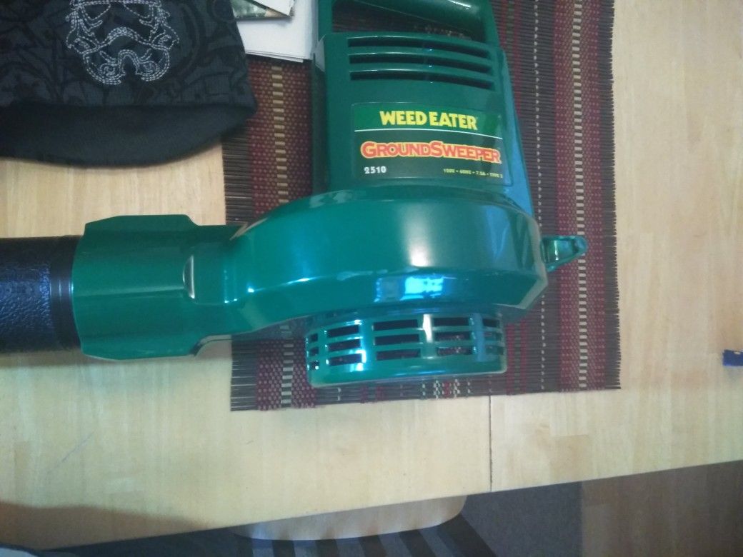 Weed Eater Ground Sweeper 2510 120v 150 MPH Electric Leaf Blower Great