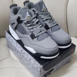 Jordan 4 Retro 
