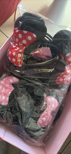 Minnie. Mouse ears