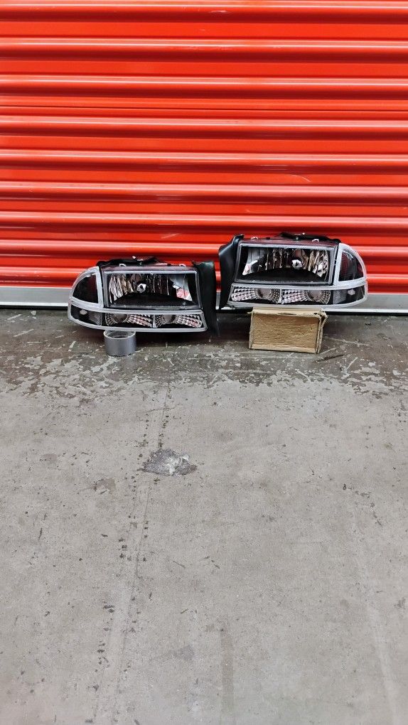 Headlights for 1997_2004 Dodge Dakota