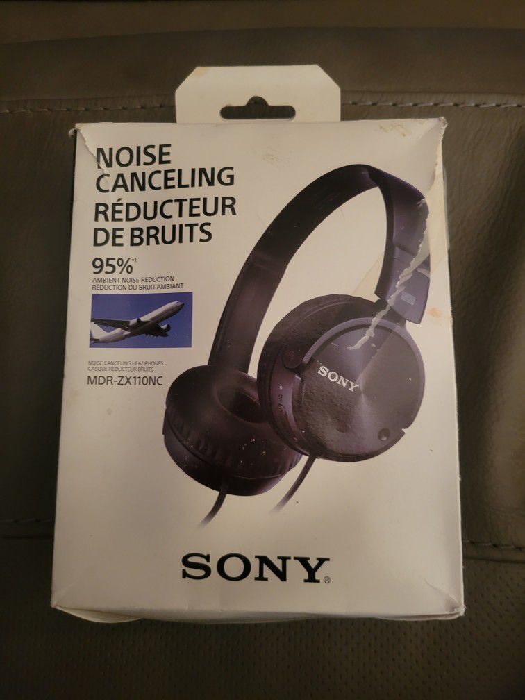 Noise Canceling Headphones 