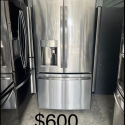 Refrigerator In Beautiful Condition 