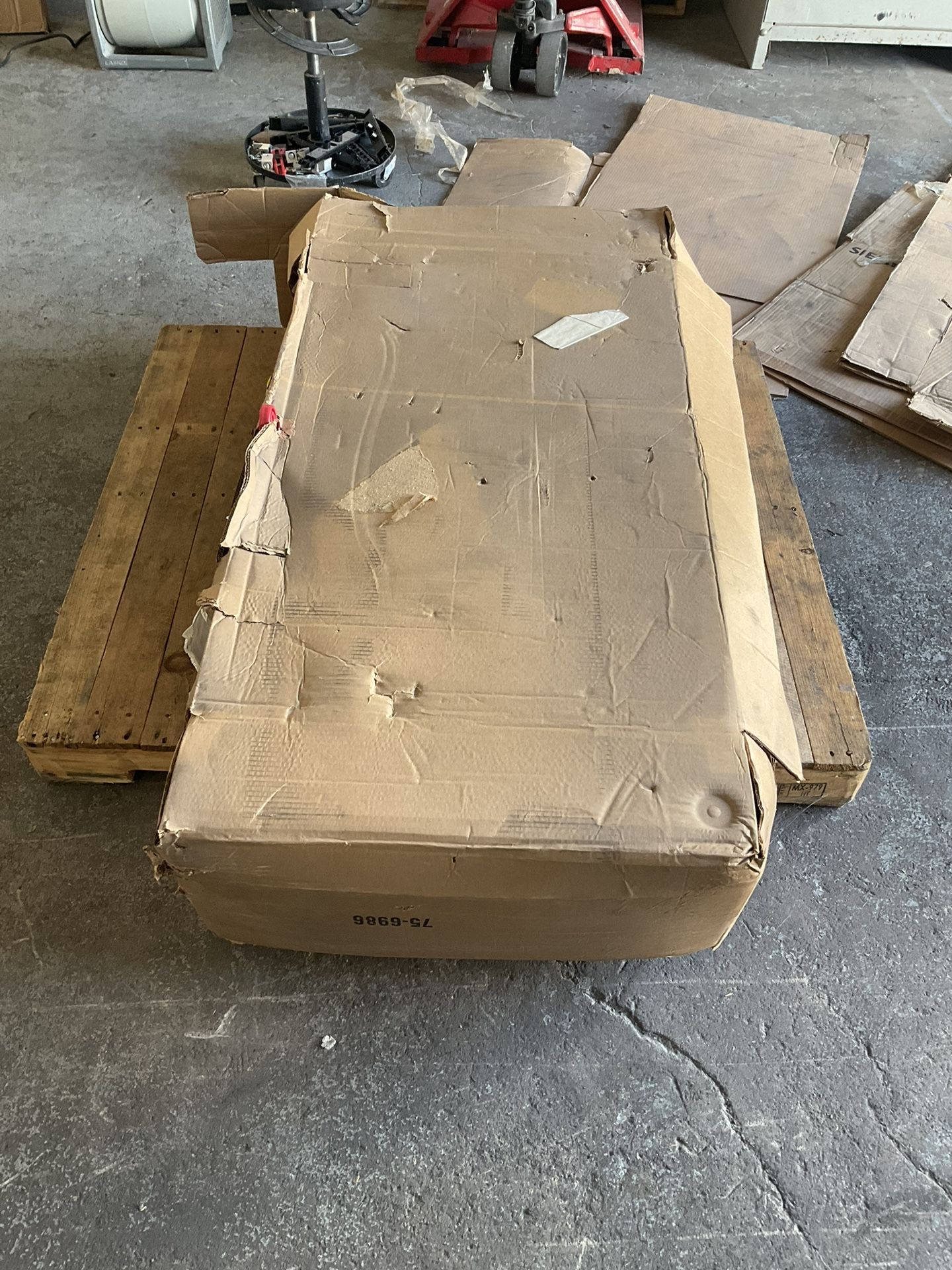 New In Box EATON DH366NRK 600 Amp, 600 Volt, Outdoor Fusible Disconnect