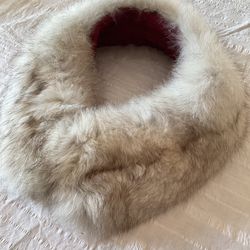 Genuine fox collar 29”with closure (removed from leather coat) great condition – see photos!