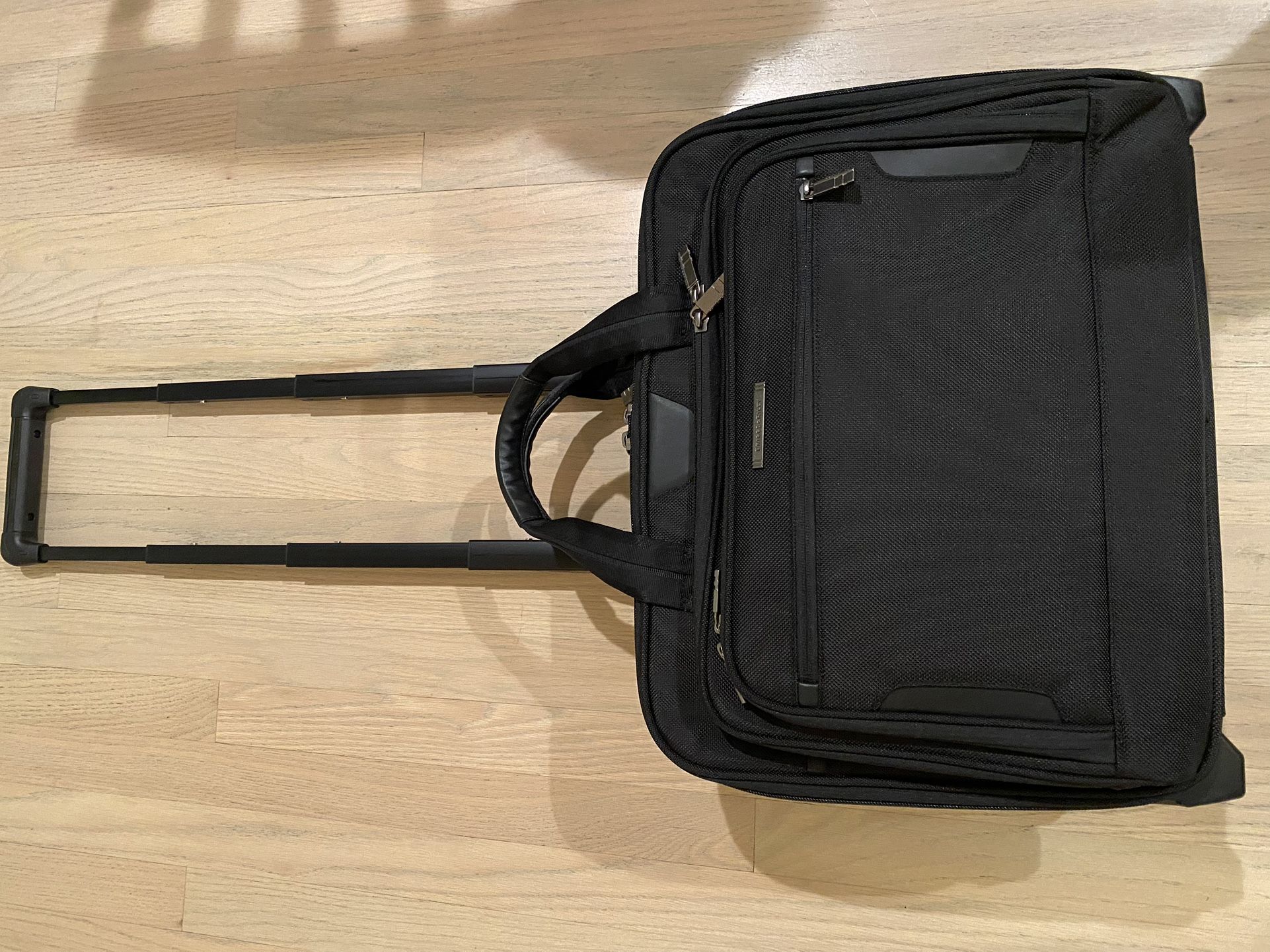 Briggs & Riley Rolling Suitcase Brief