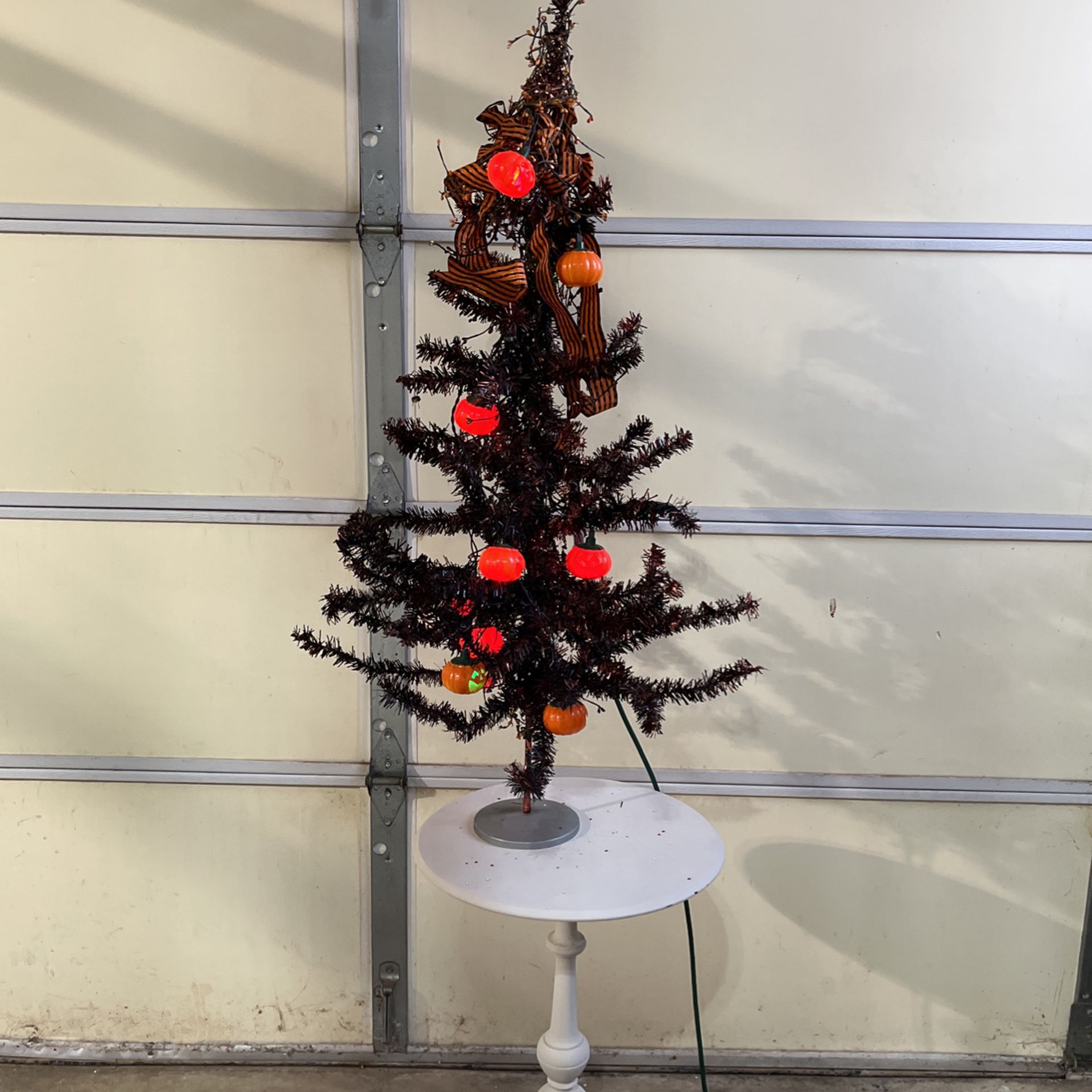 Lighted Halloween Tree With Blinking Pumpkins 
