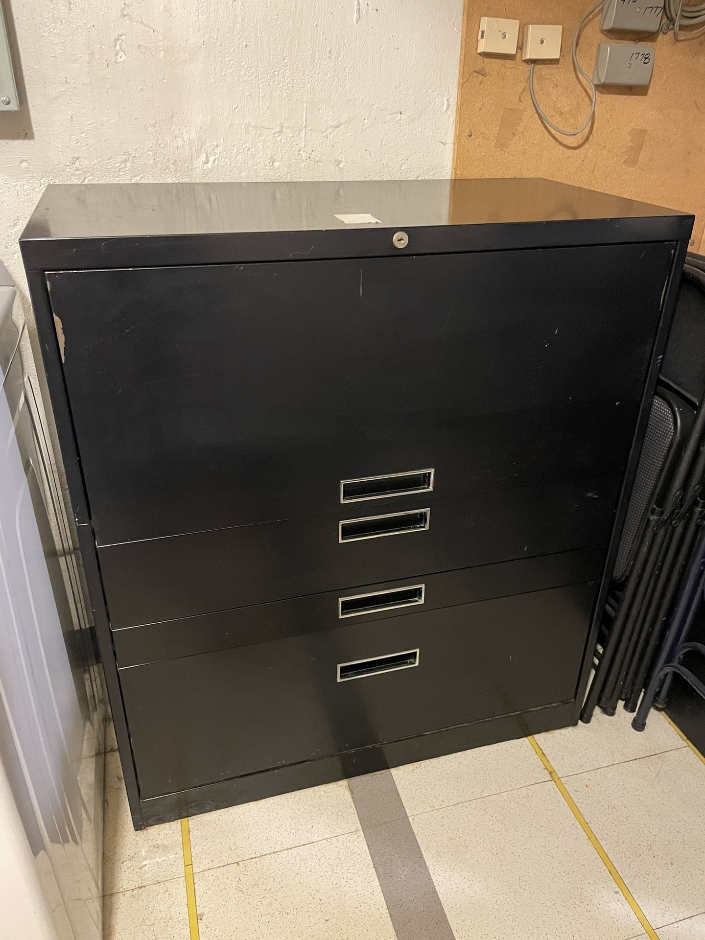 Metal storage cabinet