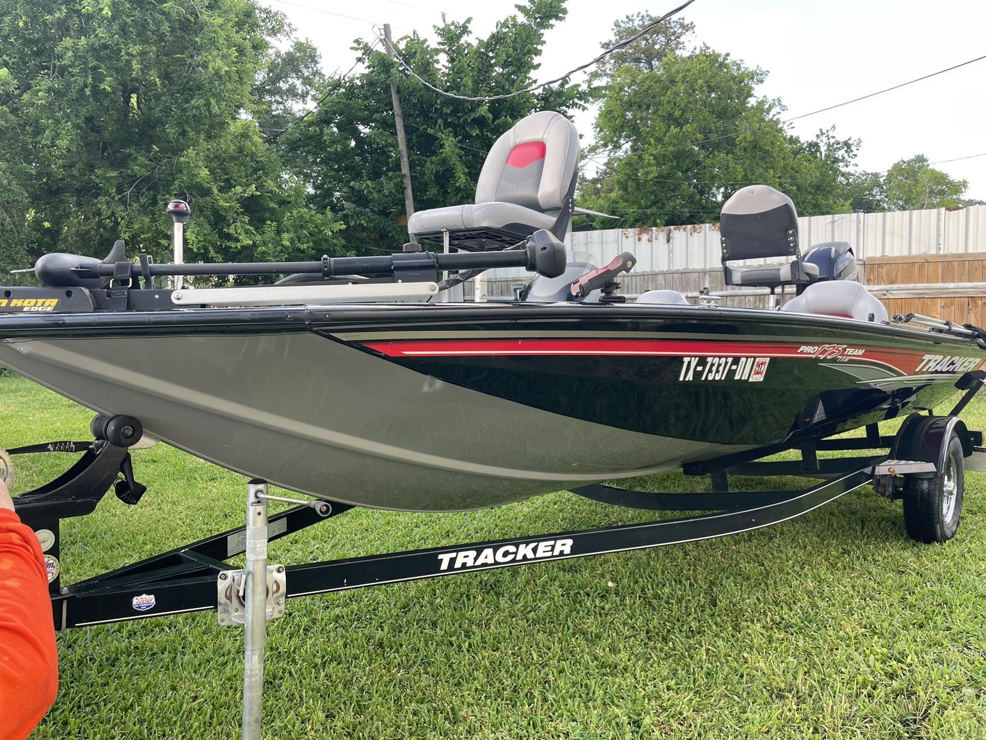 2016 Tracker Pro series  17 1/2