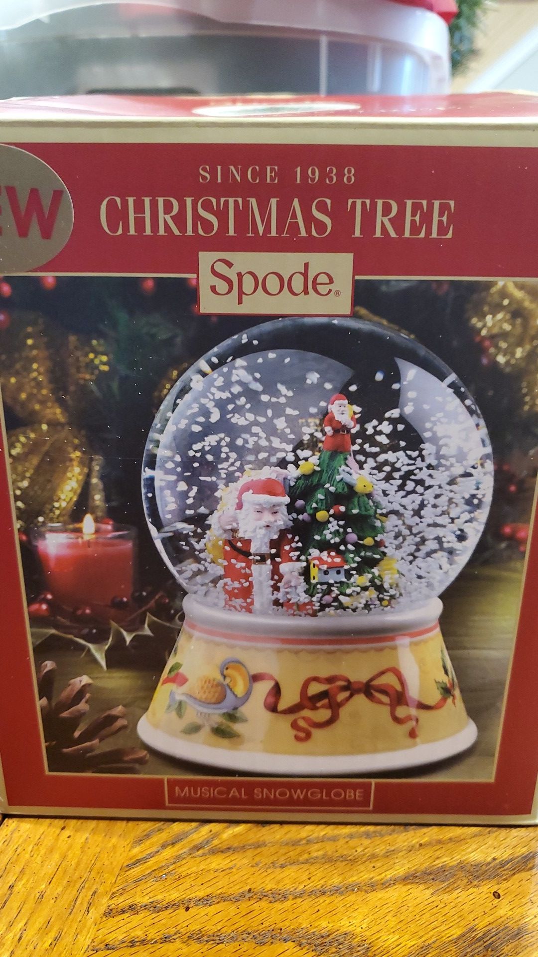 Perfect condition, hard to find Spode 2012 Santa tree musical snowglobe