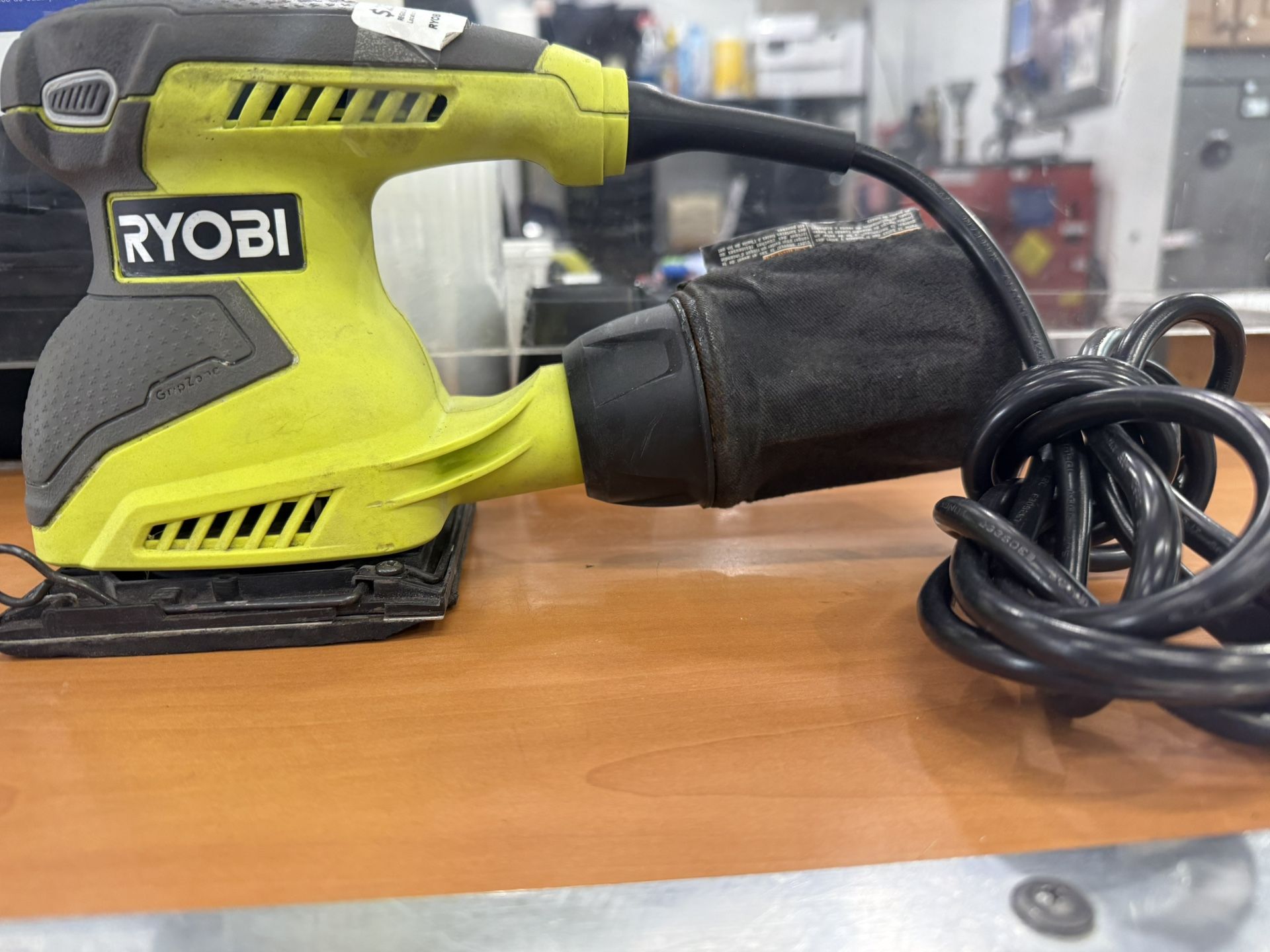 PYOBI TOOLS VIBRATION SANDER