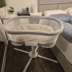 Brand New Halo Bassinet 